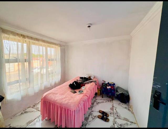 2 BEDROOM HOUSE FOR SALE IN KWAMASHU